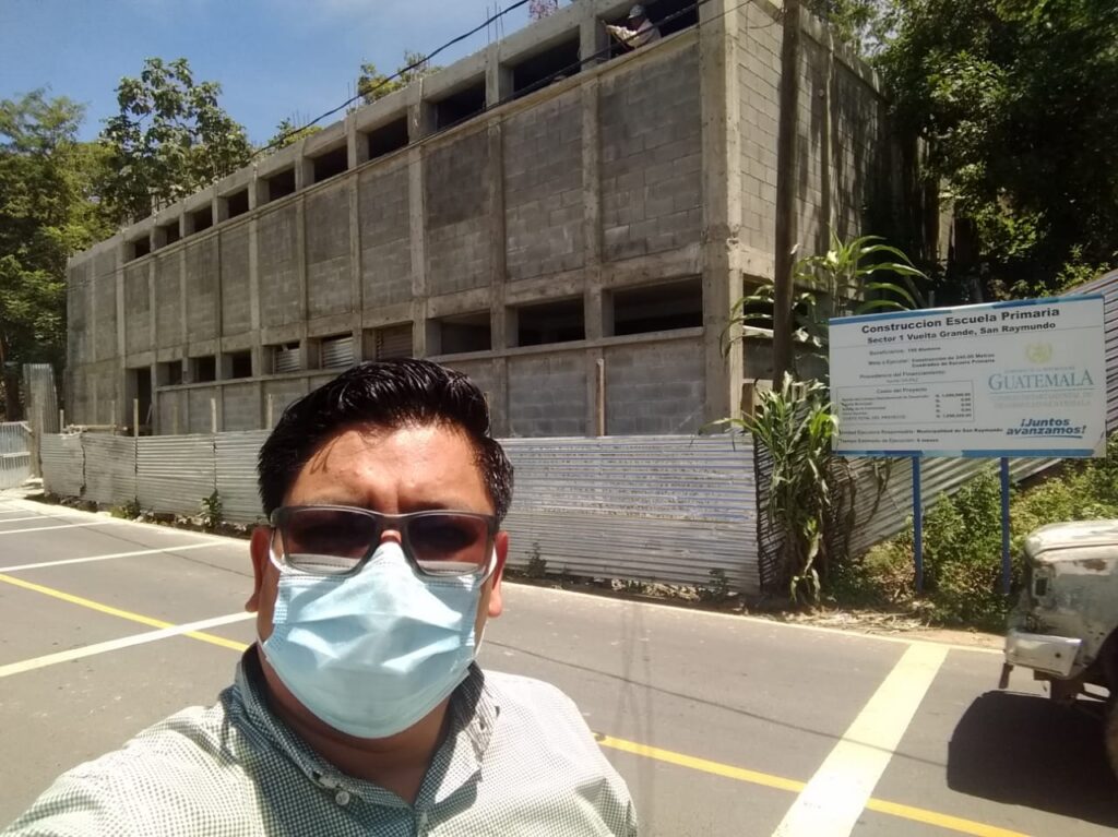 Supervisión de obras de Consejo de Desarrollo en San Raymundo