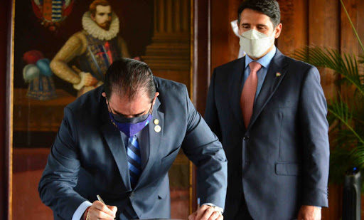 Firma de convenios del Municipio de Guatemala y Coredur